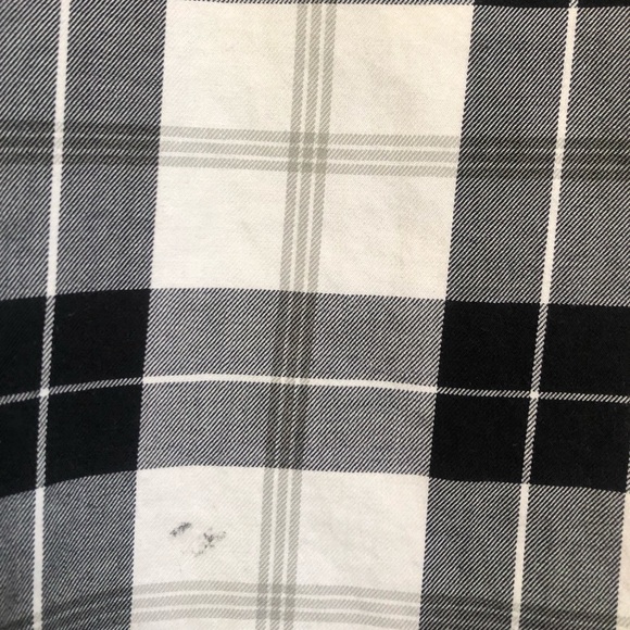 🌞 Guess sleeveless distressed muscle shirt button up collar pockets plaid S - Picture 11 of 16